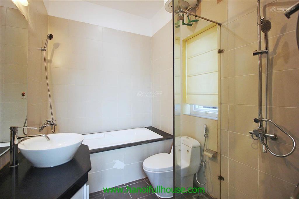 Biệt thự có hồ bơi, 4 phòng ngủ trên đường đặng thai mai, quận tây hồ full đồ cho thuê ở lâu dài