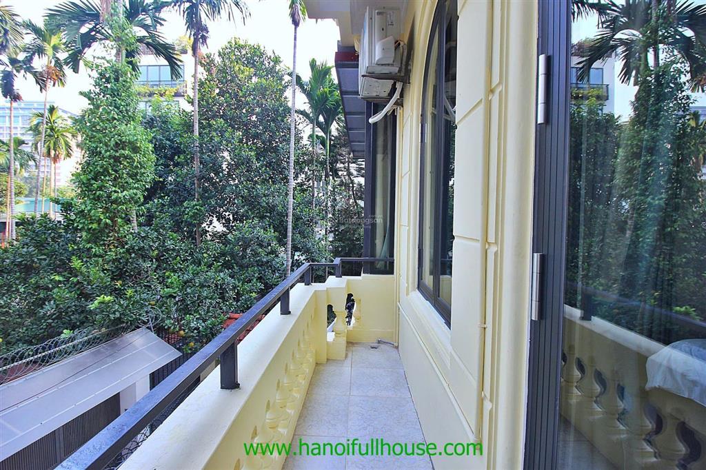 Biệt thự có hồ bơi, 4 phòng ngủ trên đường đặng thai mai, quận tây hồ full đồ cho thuê ở lâu dài