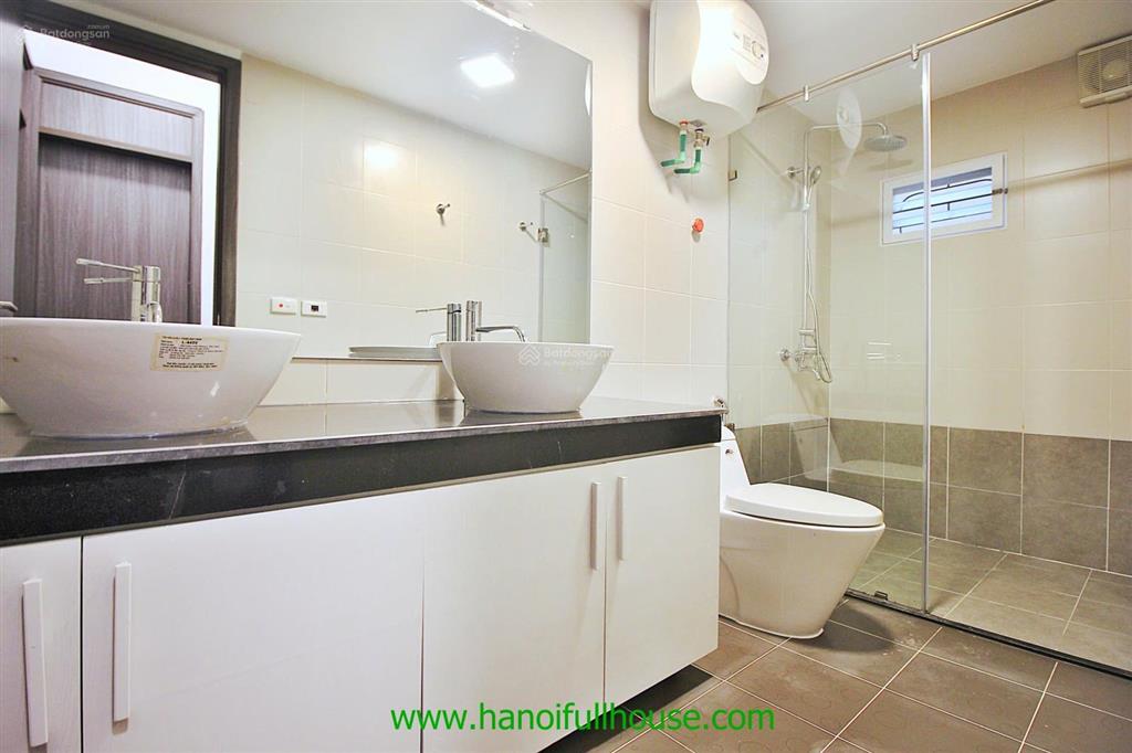 Biệt thự có hồ bơi, 4 phòng ngủ trên đường đặng thai mai, quận tây hồ full đồ cho thuê ở lâu dài