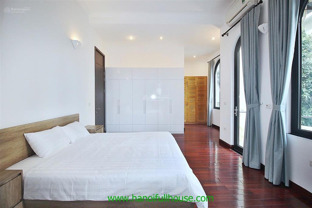 Biệt thự có hồ bơi, 4 phòng ngủ trên đường đặng thai mai, quận tây hồ full đồ cho thuê ở lâu dài