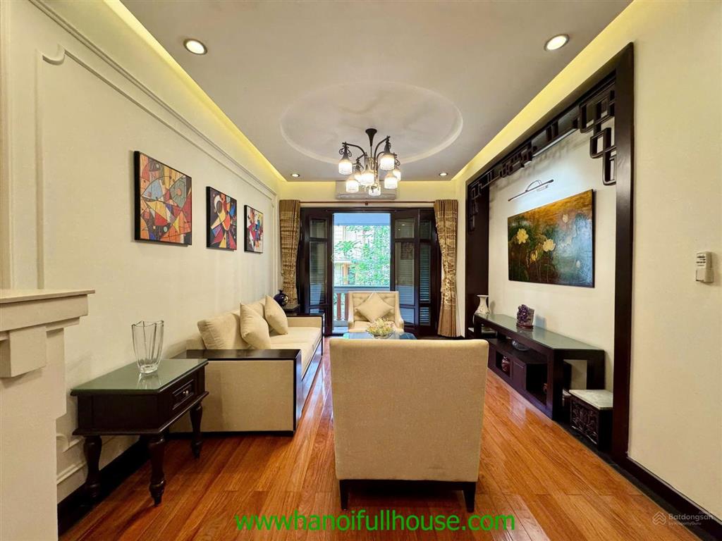 Ngôi nhà mới, hiện đại, 5 phòng ngủ, có gara ở tây hồ cho thuê, đầy đủ đồ đẹp