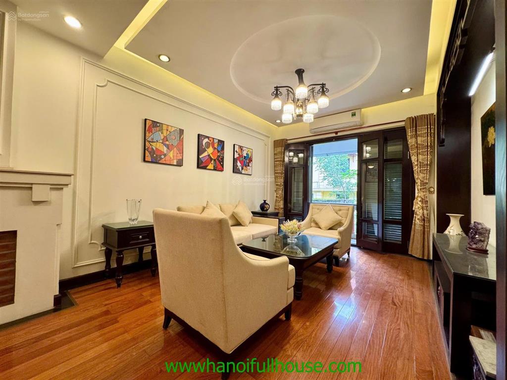 Ngôi nhà mới, hiện đại, 5 phòng ngủ, có gara ở tây hồ cho thuê, đầy đủ đồ đẹp