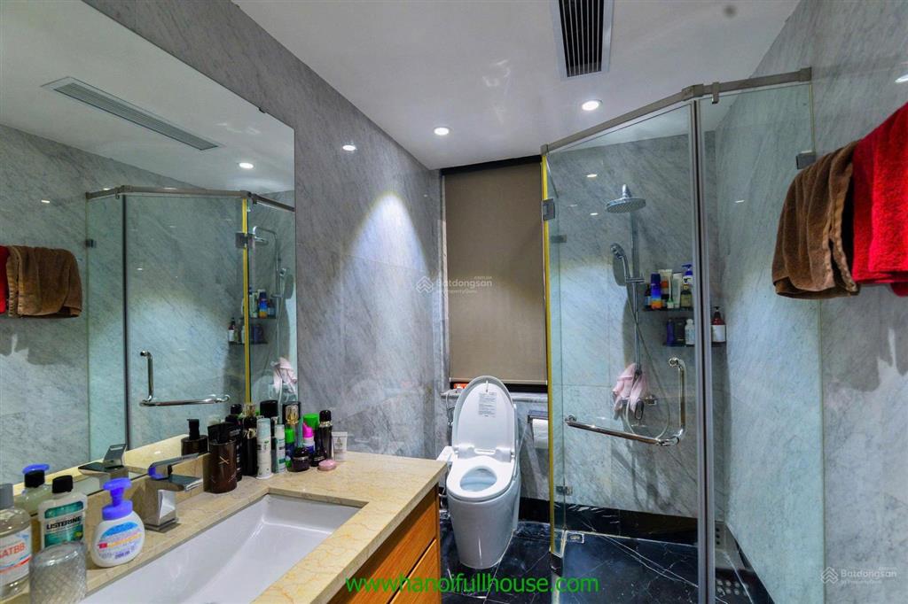 Cho thuê căn hộ 3 phòng ngủ rộng 245m² tại hoàn kiếm, hà nội đầy đủ dịch vụ chuyên nghiệp