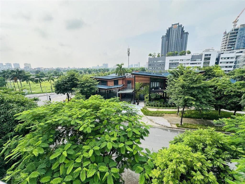 Cho thuê căn biệt thự starlake siêu đẹp, hiện đại và đầy đủ đồ xịn, thang máy