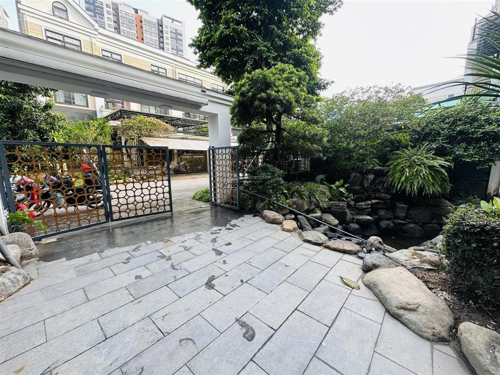 Cho thuê căn biệt thự starlake siêu đẹp, hiện đại và đầy đủ đồ xịn, thang máy