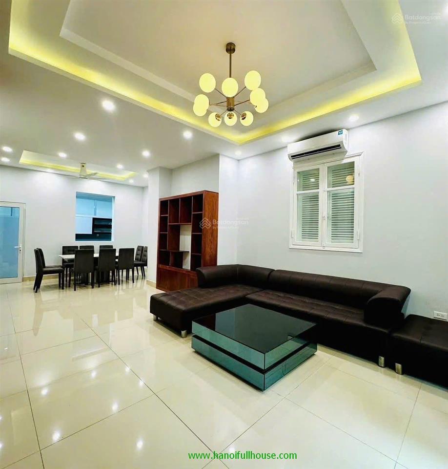 Căn biệt thự hiện đại, đẹp, đủ đồ, 4 phòng ngủ ở ba đình cho thuê giá rất rẻ. xe hơi đỗ cửa