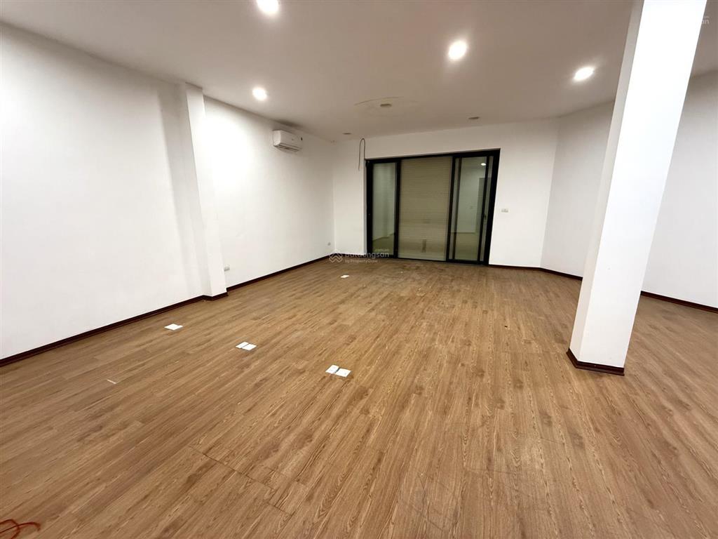 Cho thuê căn nhà liền kề khu trung yên cầu giấy 150m2 x 5 tầng, xe hơi đỗ cửa, 9 phòng làm việc