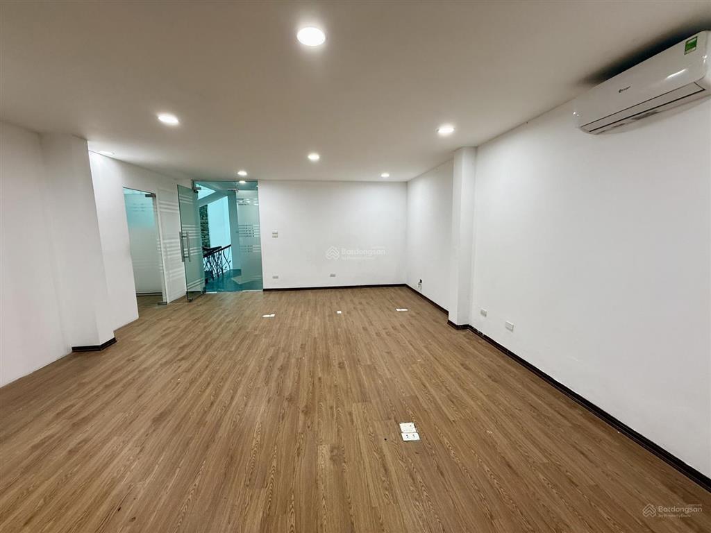 Cho thuê căn nhà liền kề khu trung yên cầu giấy 150m2 x 5 tầng, xe hơi đỗ cửa, 9 phòng làm việc