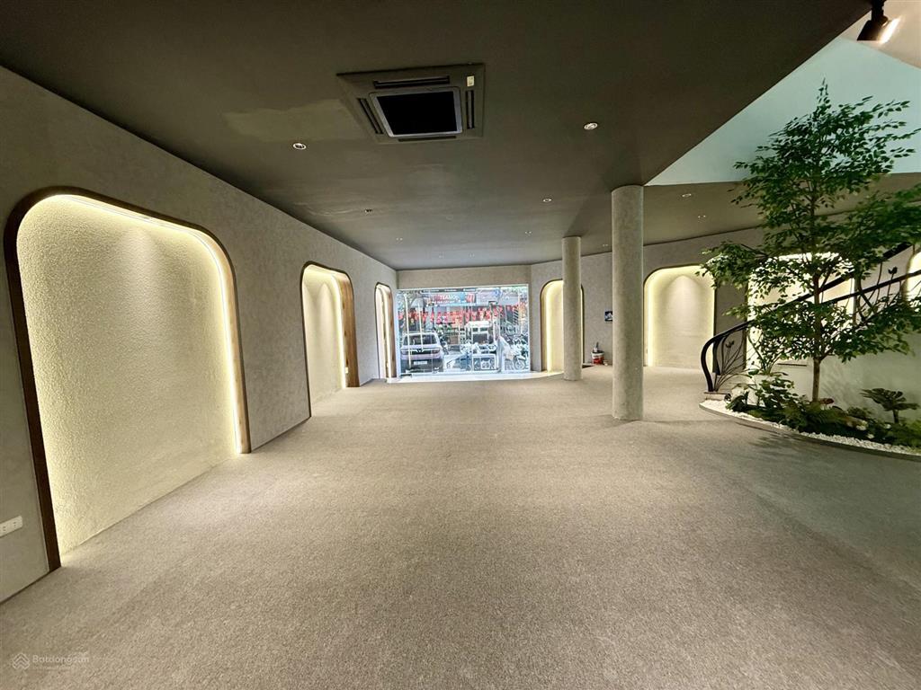 Cho thuê căn nhà liền kề khu trung yên cầu giấy 150m2 x 5 tầng, xe hơi đỗ cửa, 9 phòng làm việc