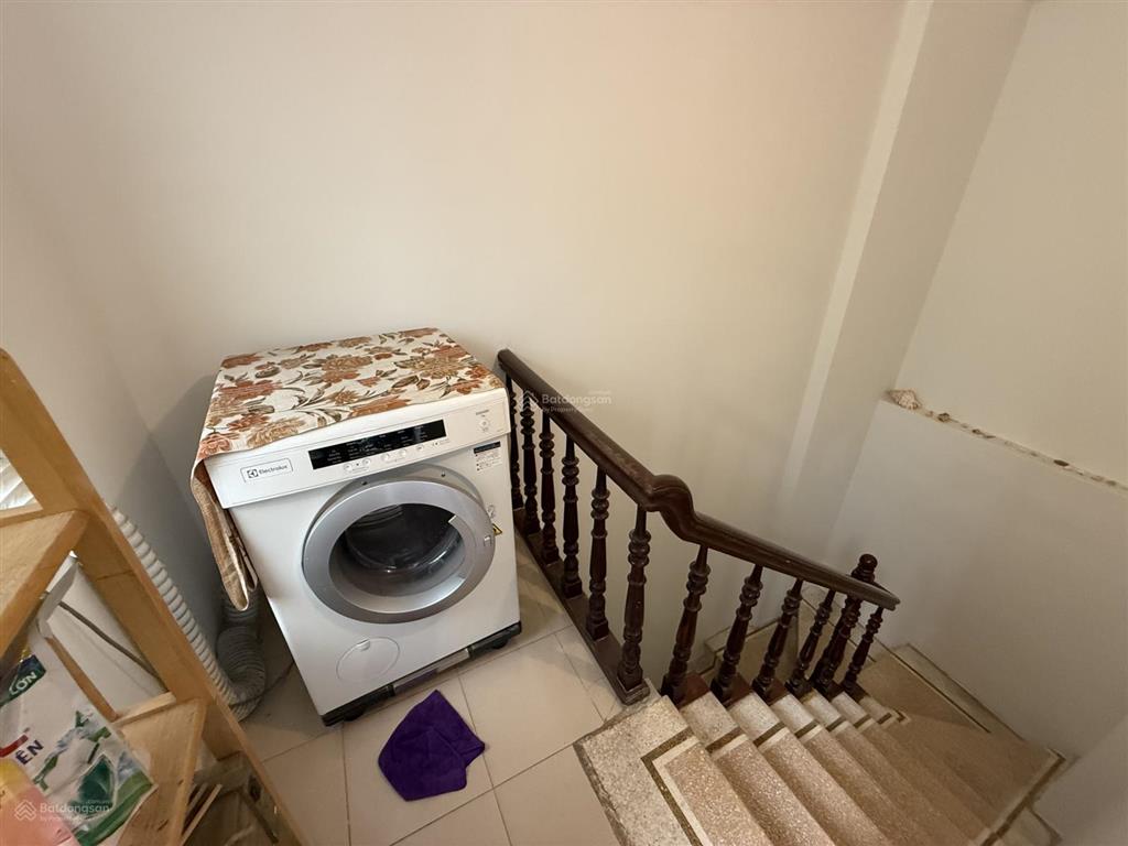 Căn nhà tuyệt vời cách hồ tây 20m2 nằm trong con ngõ thuỵ khuê 3 tầng bán giá rẻ