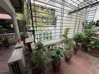 Căn nhà tuyệt vời cách hồ tây 20m2 nằm trong con ngõ thuỵ khuê 3 tầng bán giá rẻ