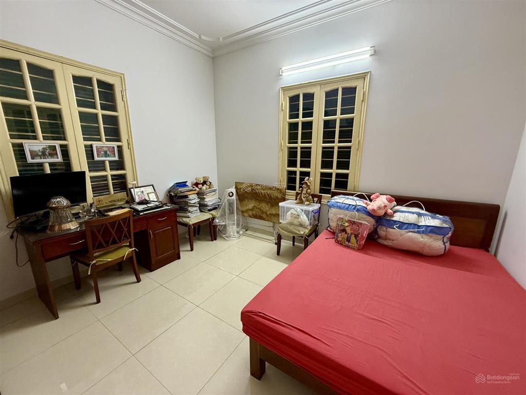 Căn nhà tuyệt vời cách hồ tây 20m2 nằm trong con ngõ thuỵ khuê 3 tầng bán giá rẻ