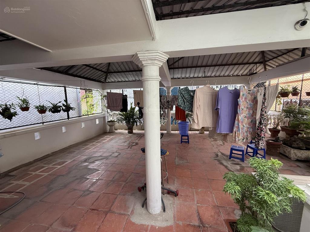 Căn nhà tuyệt vời cách hồ tây 20m2 nằm trong con ngõ thuỵ khuê 3 tầng bán giá rẻ