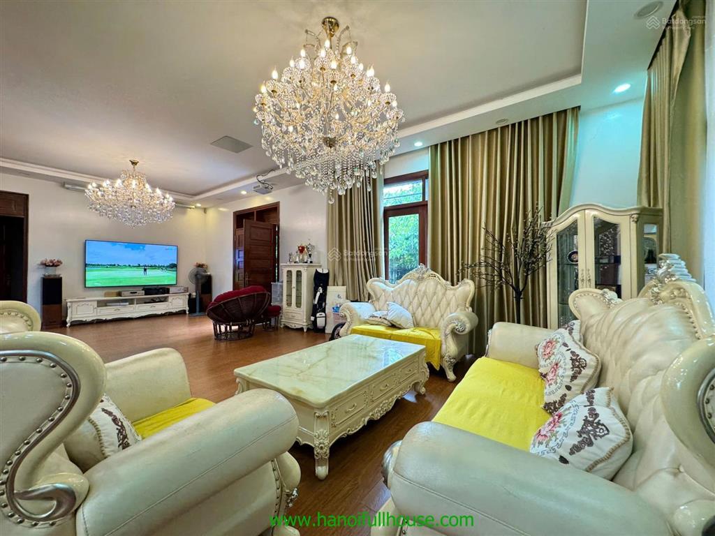 Căn biệt thự sân vườn tuyệt đẹp rộng 1200m2 tọa lạc ở trung tâm quận tây hồ, hà nội cho thuê