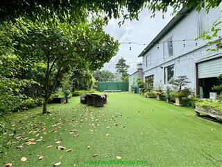 Căn biệt thự sân vườn tuyệt đẹp rộng 1200m2 tọa lạc ở trung tâm quận tây hồ, hà nội cho thuê