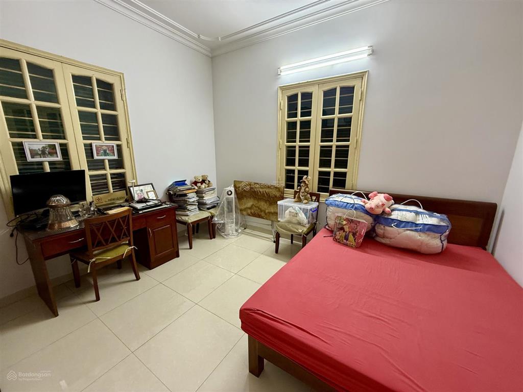 Bán căn nhà thuỵ khuê tuyệt vời sát hồ tây cách 20m, mt 8m phong cách pháp, sân thượng đẹp, 3 tầng
