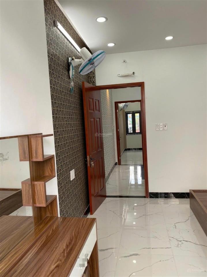 Cần cho thuê nhà mới hxh 958/3a lạc long quân p.8 q.tân bình.
