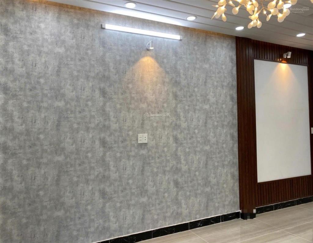 Cần cho thuê nhà mới hxh 958/3a lạc long quân p.8 q.tân bình.