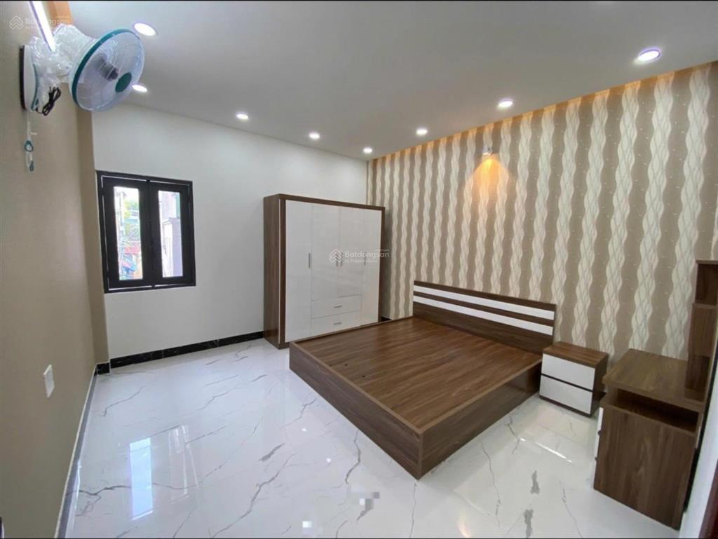 Cần cho thuê nhà mới hxh 958/3a lạc long quân p.8 q.tân bình.