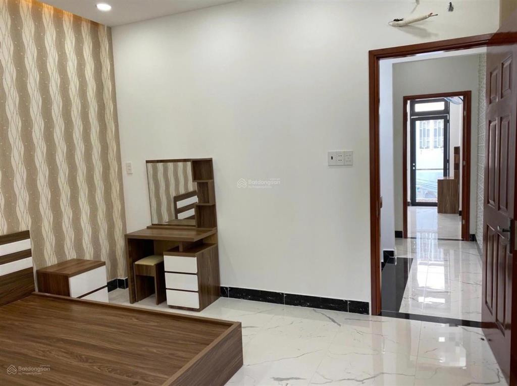Cần cho thuê nhà mới hxh 958/3a lạc long quân p.8 q.tân bình.