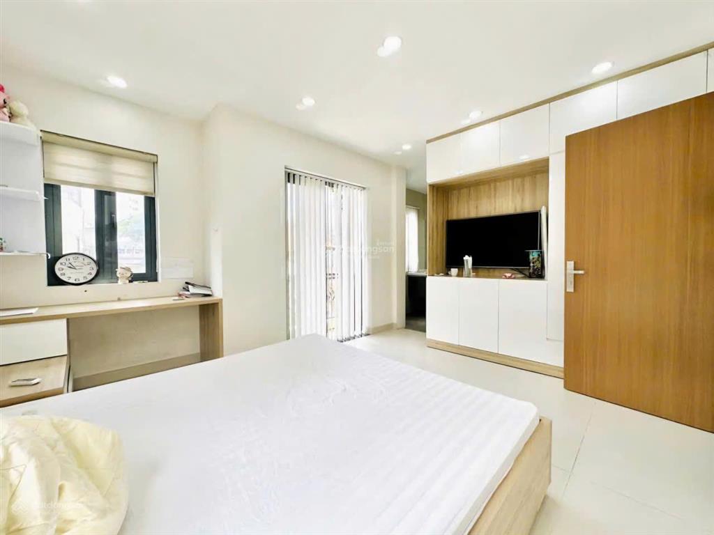 Cần cho thuê nhà mặt tiền đường hoàng sa, phường võ thị sáu, quận 3 gần khúc hai bà trưng