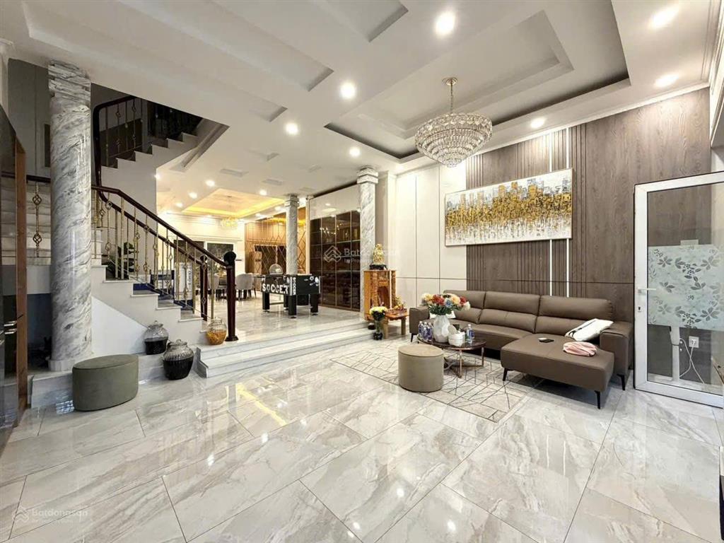 Cần cho thuê nhà mặt tiền đường hoàng sa, phường võ thị sáu, quận 3 gần khúc hai bà trưng
