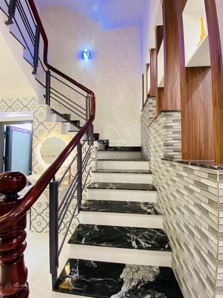 Cần cho thuê nhà hxh 1073/6a cách mạng tháng 8, p. 6 q. tân bình