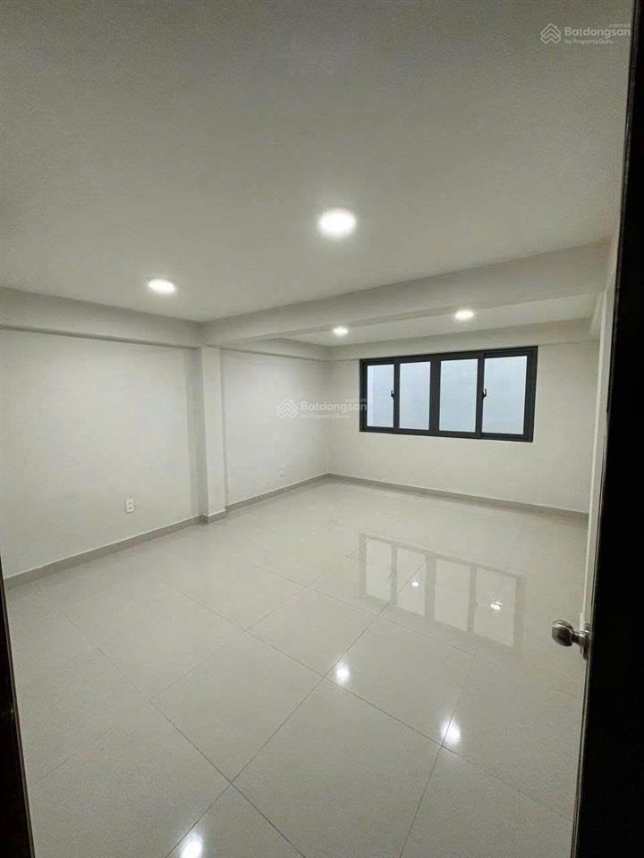 Cần cho thuê nhà mt 213a đ. hồng lạc p. 11 q. tân bình gần khúc võ thành trang