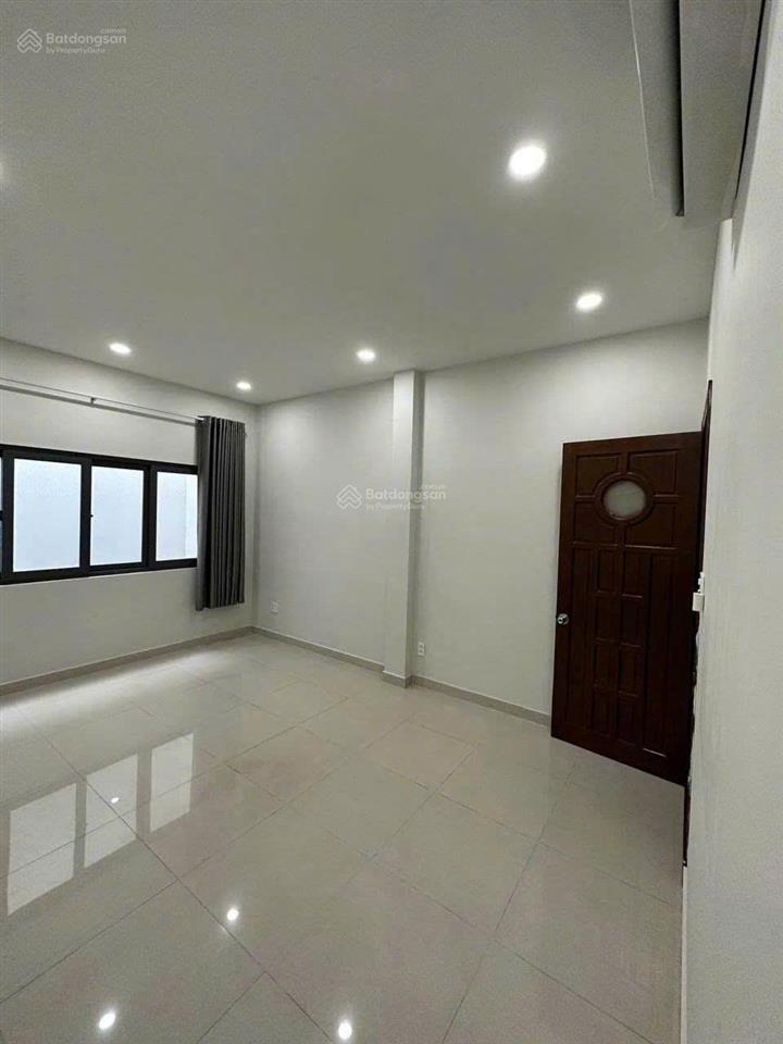 Cần cho thuê nhà mt 213a đ. hồng lạc p. 11 q. tân bình gần khúc võ thành trang
