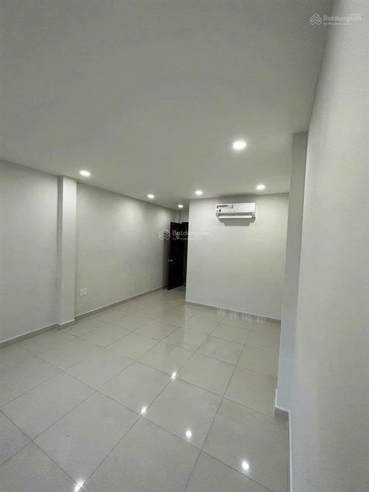 Cần cho thuê nhà mt 213a đ. hồng lạc p. 11 q. tân bình gần khúc võ thành trang