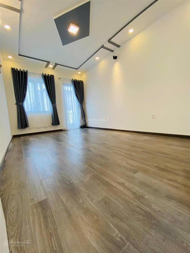 Cần cho thuê nhà mới 27/3a đồng đen p.12 q.tân bình