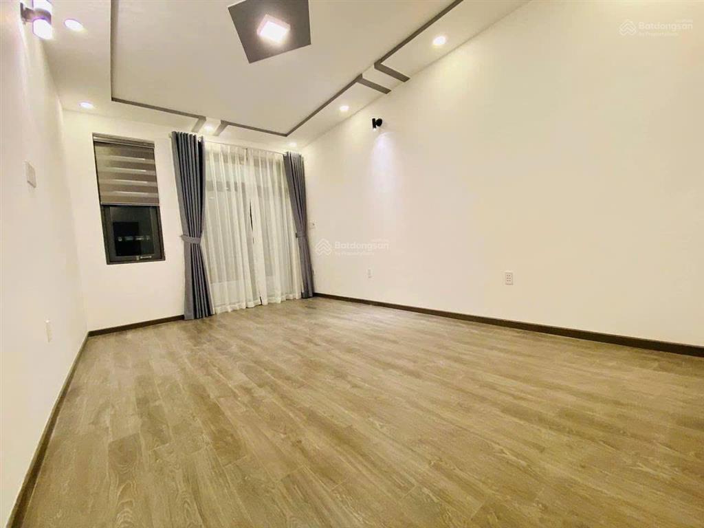 Cần cho thuê nhà mới 27/3a đồng đen p.12 q.tân bình
