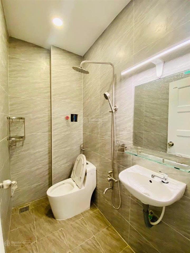 Cần cho thuê nhà mới 27/3a đồng đen p.12 q.tân bình