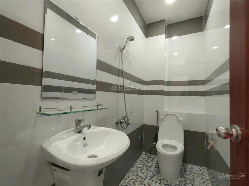 Cần cho thuê nhà mt 703a lạc long quân p.10 q.tân bình ngay khúc ni sư huỳnh liên
