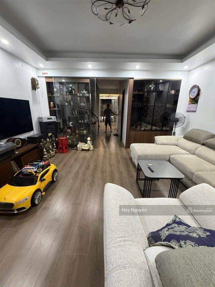 Bán gấp lk tt8 văn phú, trục thông đường 17m 90m2 5t, thang máy full nội thất  huy 0982 880 ***