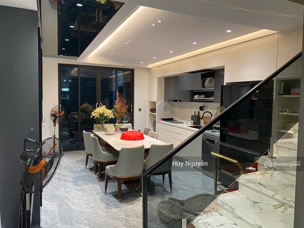 Bán gấp lk tt8 văn phú, trục thông đường 17m 90m2 5t, thang máy full nội thất  huy 0982 880 ***