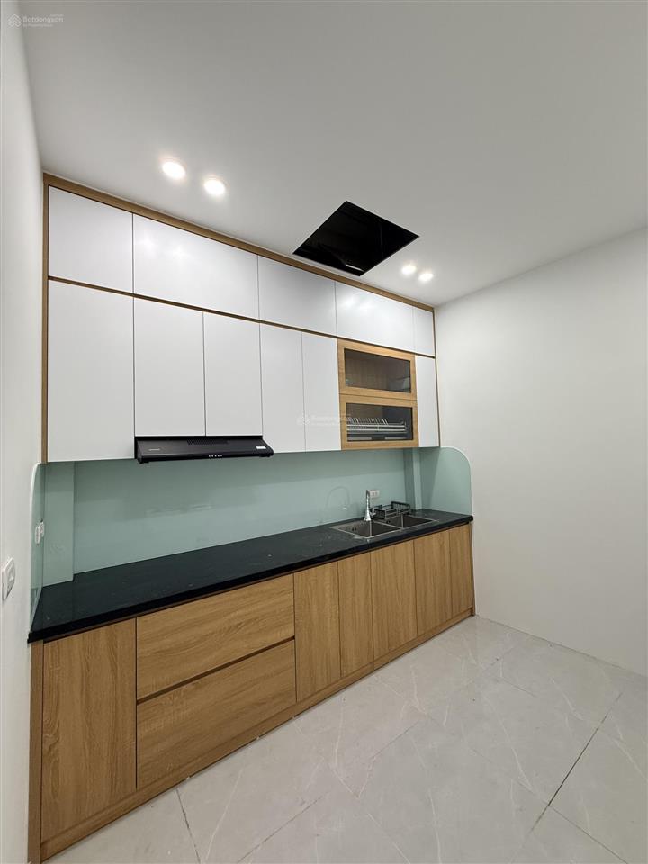 Bán gấp nhà ngõ 36 lê thanh nghị 40m2 x 4t, 4 ngủ view trường, ngõ 3m giá 10 tỷ (tl).  0982 880 ***