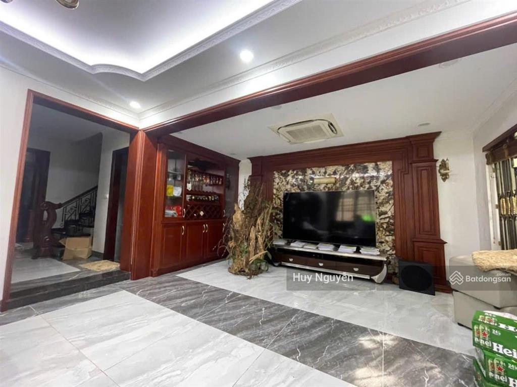 Chủ ngộp bán bất chấp bt văn phú 201m2 nhà đẹp 4t, trục chính kd sát ngã 4, giá 31.9 tỷ. 0982 880 ***