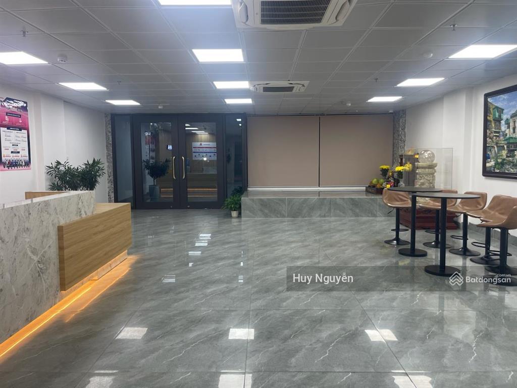 Hiếm có toà văn phòng 12 tầng trần thái tông 130m2 mt 8.3m, dt 250tr/tháng giá 92 tỷ. 0982 880 ***