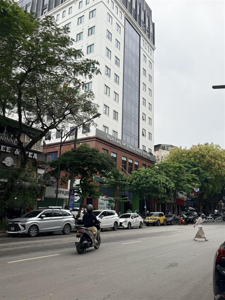 Siêu phẩm lô góc 2 mặt phố trần hưng đạo 370m2 mặt tiền 40m vuông đẹp không lỗi  0982 880 ***