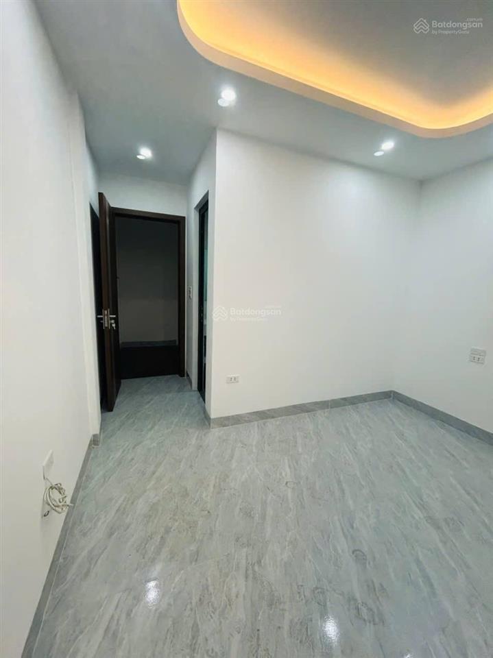 (gần phố) bán nhà ngõ 204 trần duy hưng 30mx5t 4pn mới đẹp cách phố gần 100m ngõ to sổ đẹp hơn 6 tỷ