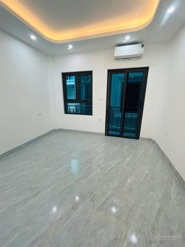 (gần phố) bán nhà ngõ 204 trần duy hưng 30mx5t 4pn mới đẹp cách phố gần 100m ngõ to sổ đẹp hơn 6 tỷ