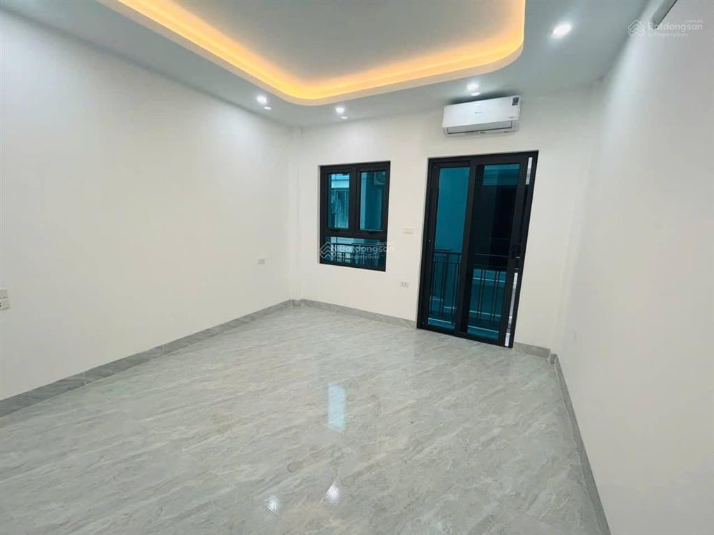 (gần phố) bán nhà ngõ 204 trần duy hưng 30mx5t 4pn mới đẹp cách phố gần 100m ngõ to sổ đẹp hơn 6 tỷ