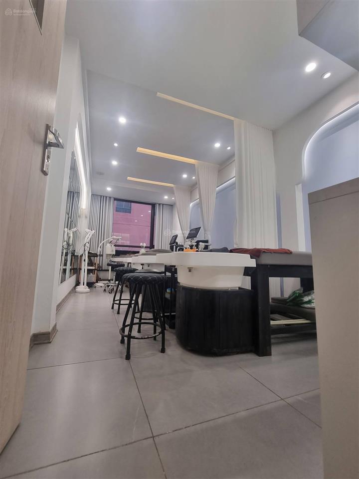 (thang máy) bán nhà phân lô nguyễn thị định 40m x 7t 15 tỷ oto tránh kinh doanh spa vỉa hè 50tr/t