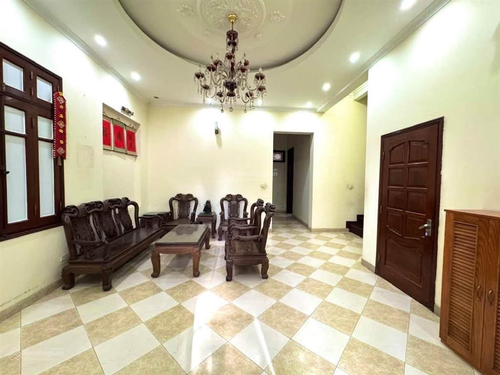 (nợ bank ) bán biệt thự kdt mỹ đình 200mx4t mt10m 40 tỷ bán gấp sổ vuông an ninh 24/7