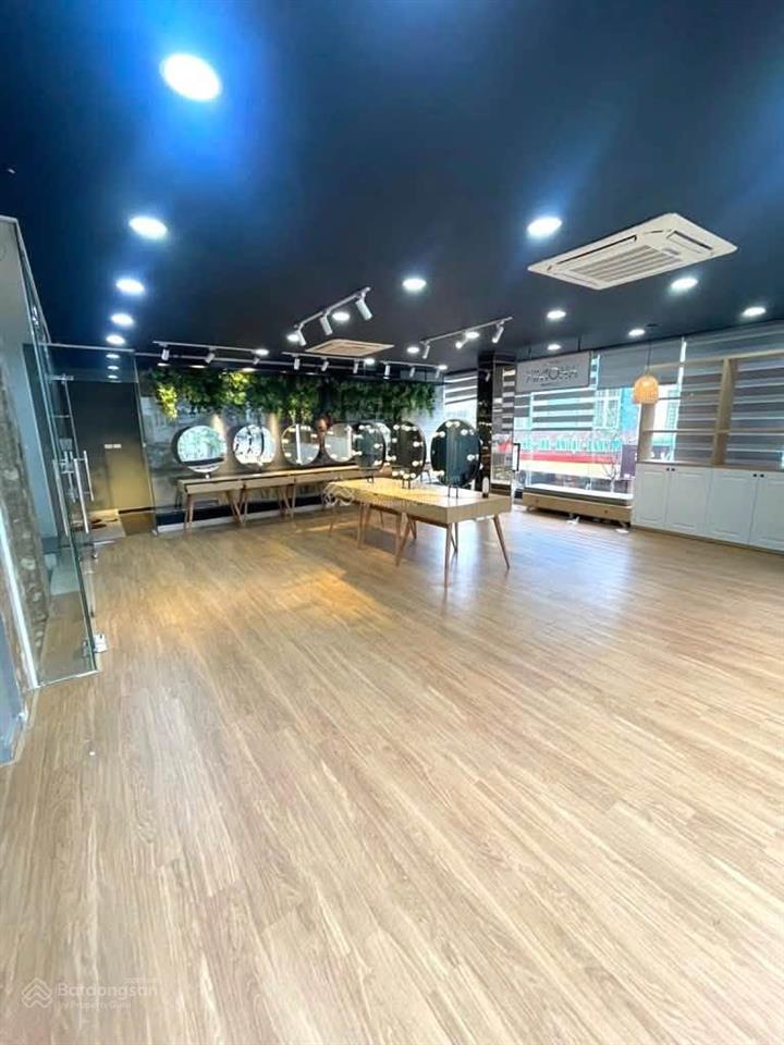 (nợ bank) bán nhà mặt phố hoàng quốc việt 70mx7t thang máy kd vp 100tr/ tháng hơn 30 tỷ giảm sâu