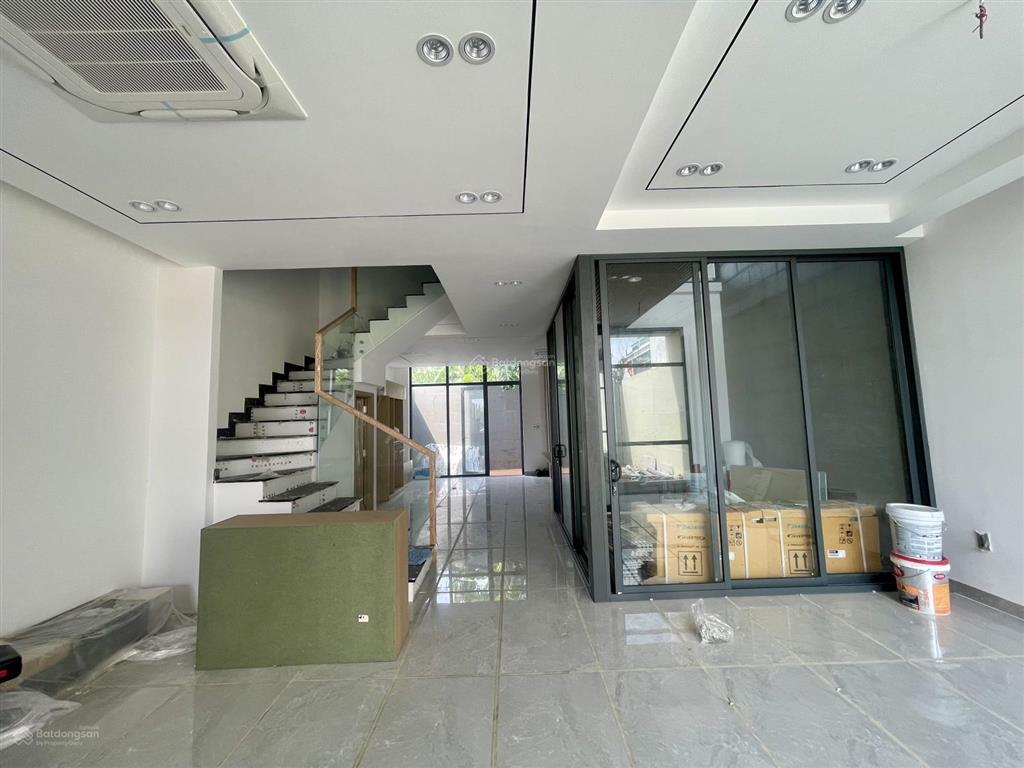 Chủ cần bán gấp căn nhà phố mới xây xong 100%,sổ hồng hc t2/2026,view cv hồ sinh thái, tthc q2