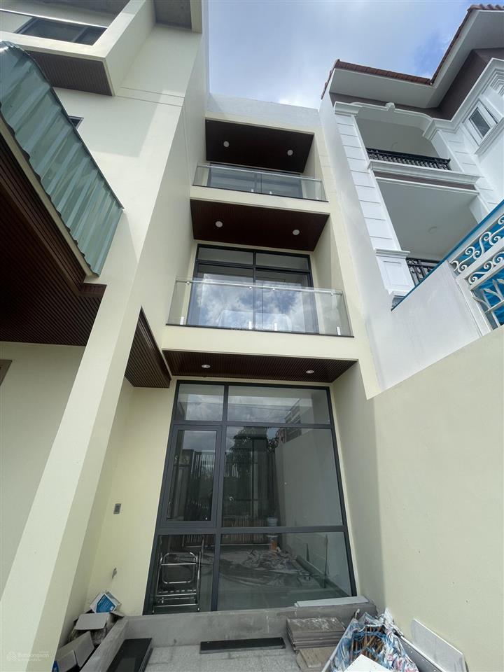 Chủ cần bán gấp căn nhà phố mới xây xong 100%,sổ hồng hc t2/2026,view cv hồ sinh thái, tthc q2