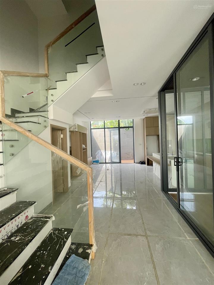 Chủ cần bán gấp căn nhà phố mới xây xong 100%,sổ hồng hc t2/2026,view cv hồ sinh thái, tthc q2