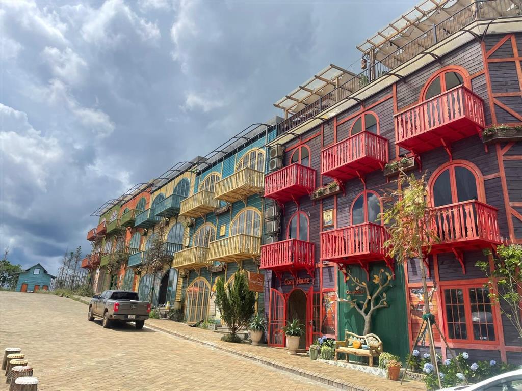 Bán cặp nhà phố, shophouse 5x20 đại lộ hoàng hôn, phố đi bộ chợ măng đen